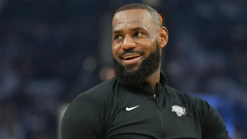 朗詹姆斯和, 他的团队, 队在休赛季