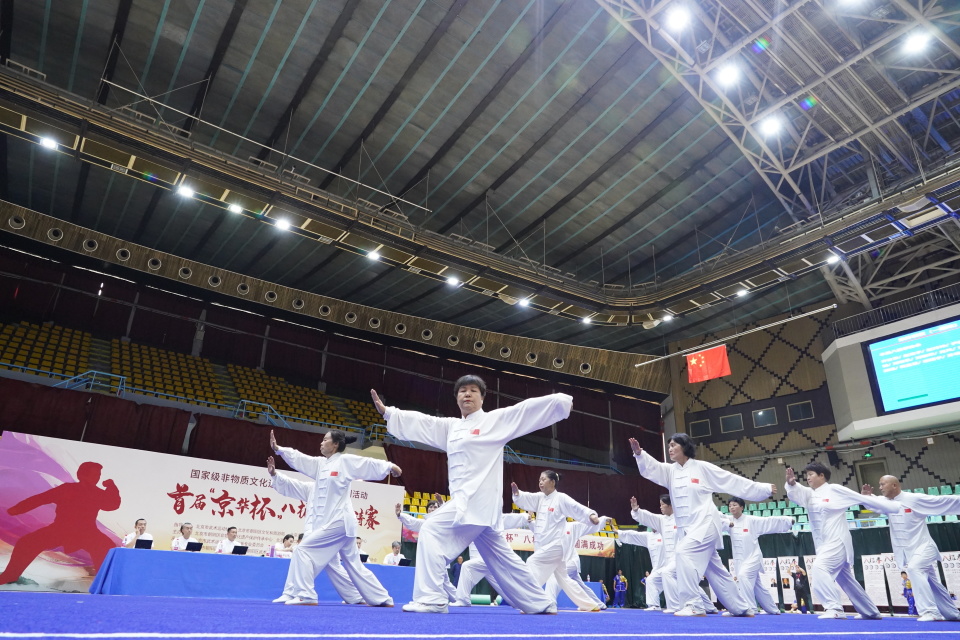 baUyX, AA, OnVQw baUyX, AA, OnVQw