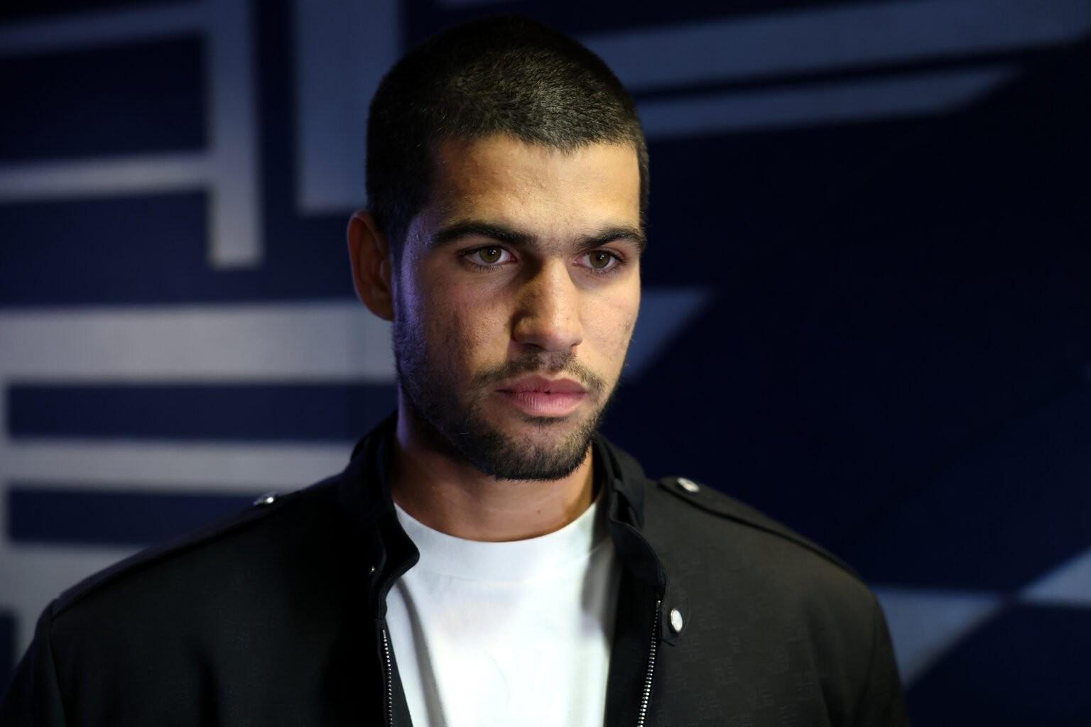 阿尔卡拉斯, ue, 感觉非常糟