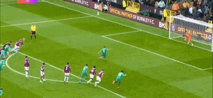 而另一边, 痛击曼联, AA